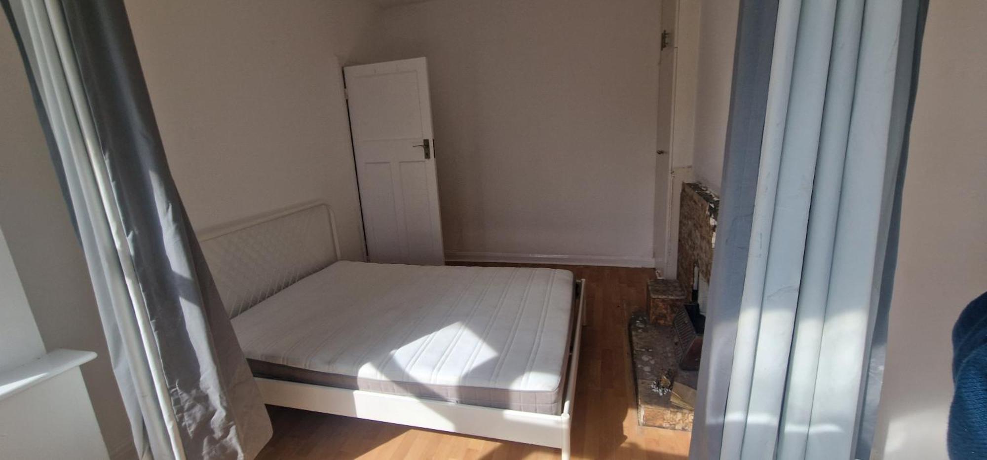 Ritz Place 3 Northolt エクステリア 写真